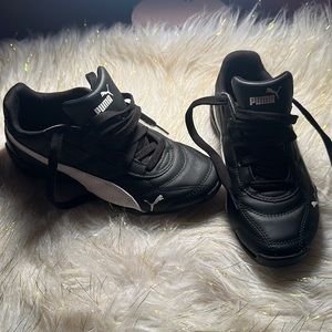 Unisex Pumas size 3